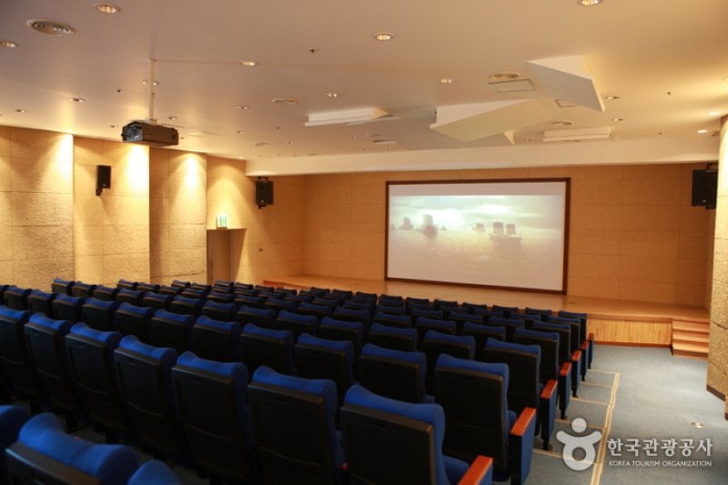 ChangPoGo Memorial Hall  (22/22)