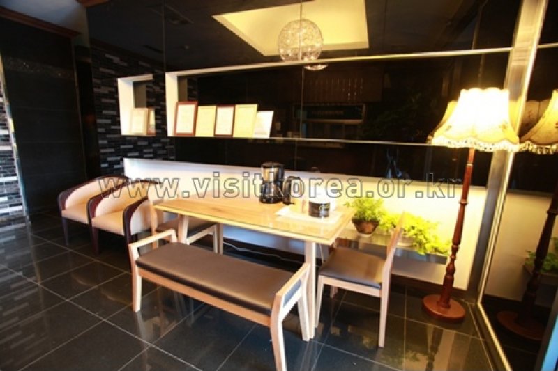 Charmang Hotel - Goodstay  (5/5)