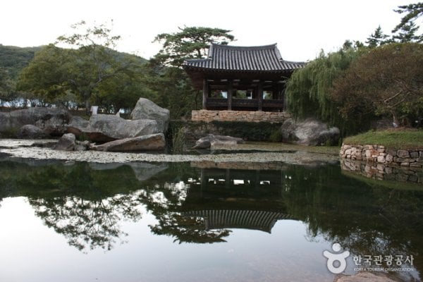 Bogildo Island Seyeonjeong Pavilion