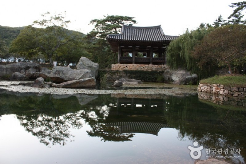 Bogildo Island Seyeonjeong Pavilion  (1/13)