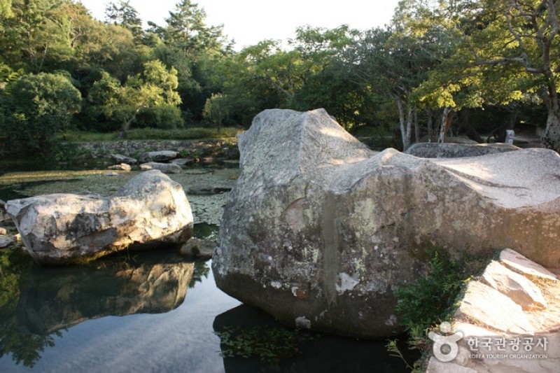 Bogildo Island Seyeonjeong Pavilion  (6/13)
