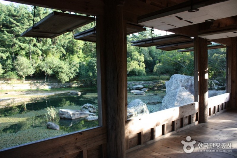 Bogildo Island Seyeonjeong Pavilion  (12/13)