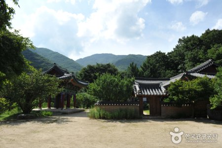 Yeongoksa Temple 