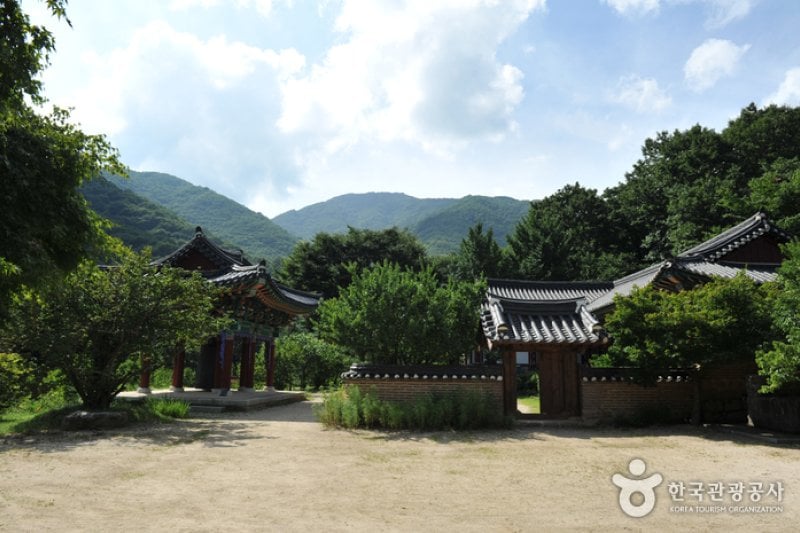 Yeongoksa Temple  (1/4)