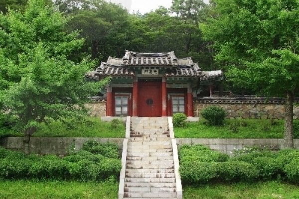 Chungminsa Temple