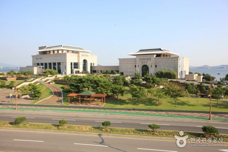 Mokpo Culture &amp; Arts Center  (1/10)