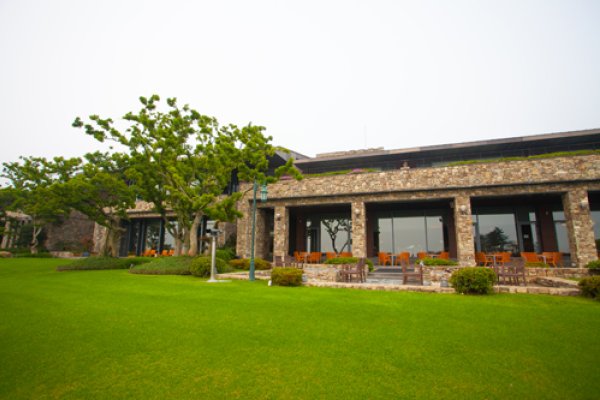 Pine Beach Golf Hotel