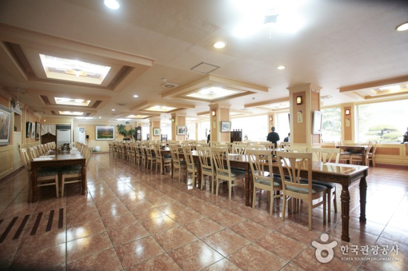 Baegyang Tourist Hotel  (12/36)