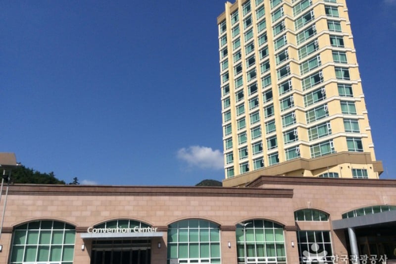 The Ocean Resort   (3/5)
