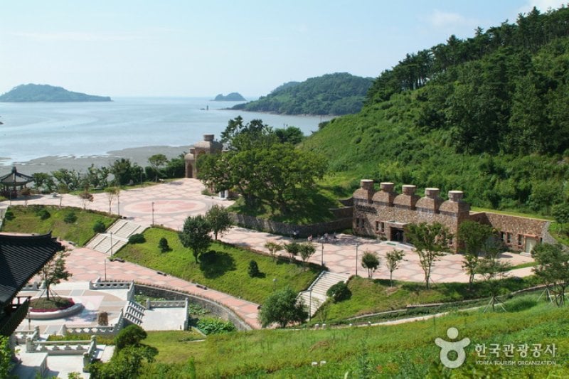 Birthplace of Baekje Buddhism  (11/15)