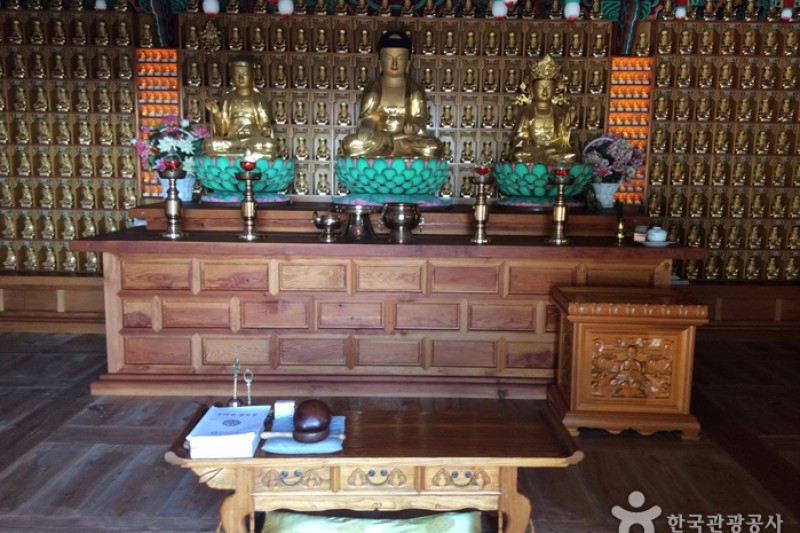 Heungryunsa Temple  (5/5)