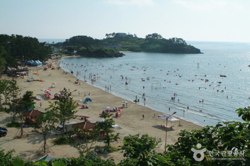 Gamami Beach  (1/20)