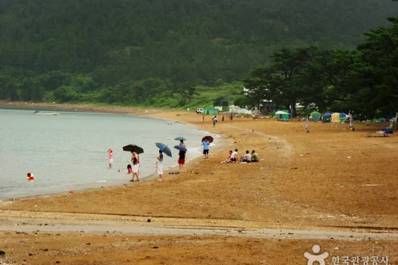 Narodo Wuju Beach  (2/5)