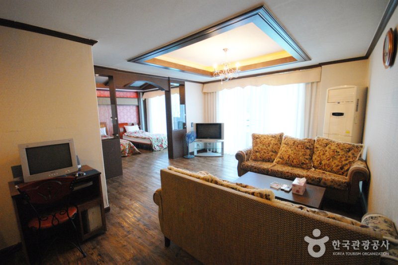 Jinsong Tourist Hotel  (4/7)