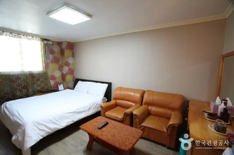 Silla Motel - Goodstay  (11/14)