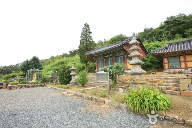 Cheongwansa Temple  (3/18)
