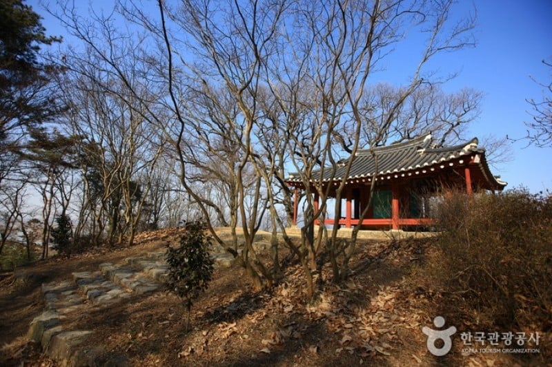 Myeonangjeong Pavilion  (2/11)