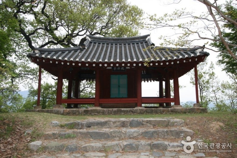 Myeonangjeong Pavilion  (7/11)