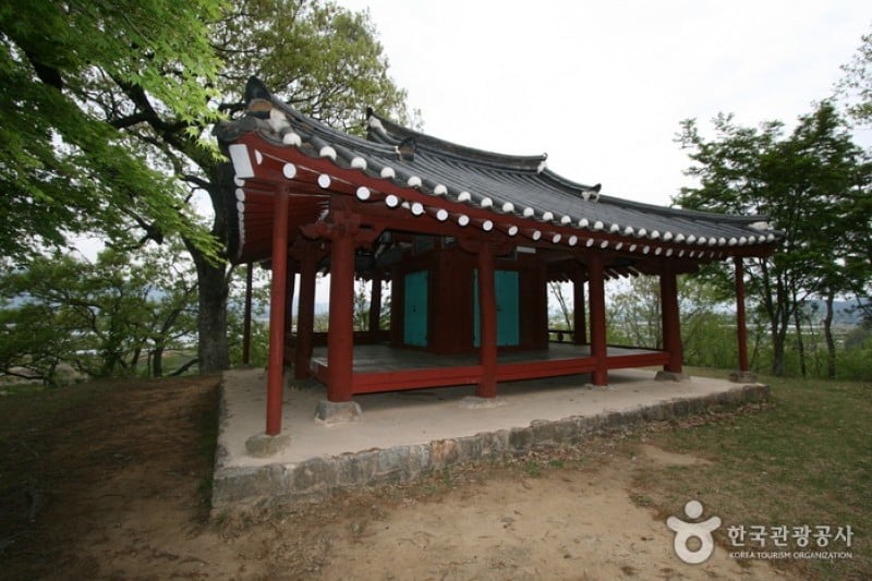 Myeonangjeong Pavilion  (8/11)