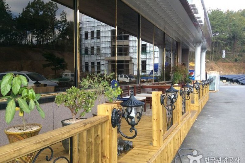Yeonggwang Glory Tourism Hotel  (2/5)