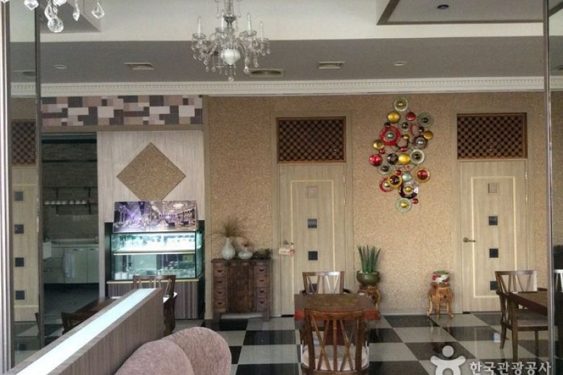 Yeonggwang Glory Tourism Hotel  (3/5)