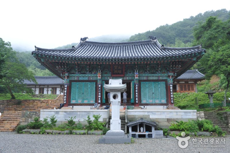 Yongcheonsa Temple  (6/15)