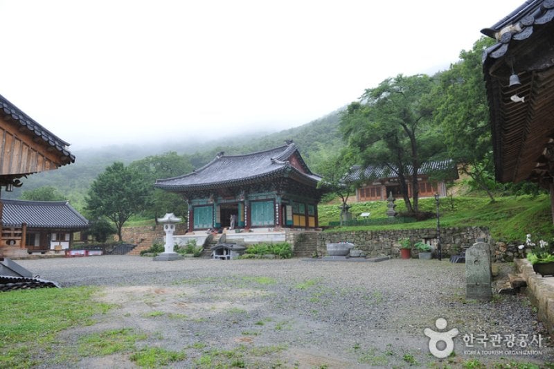 Yongcheonsa Temple  (7/15)