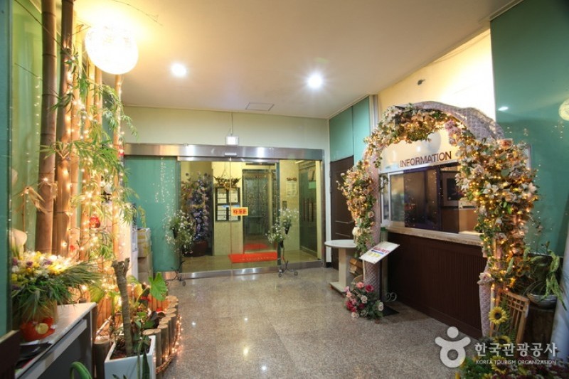 Green Park Hotel - Goodstay  (5/5)