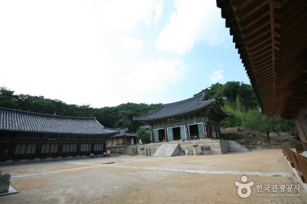 Donghwasa Temple