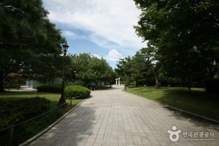 Gyeongsanggamnyeong Park 