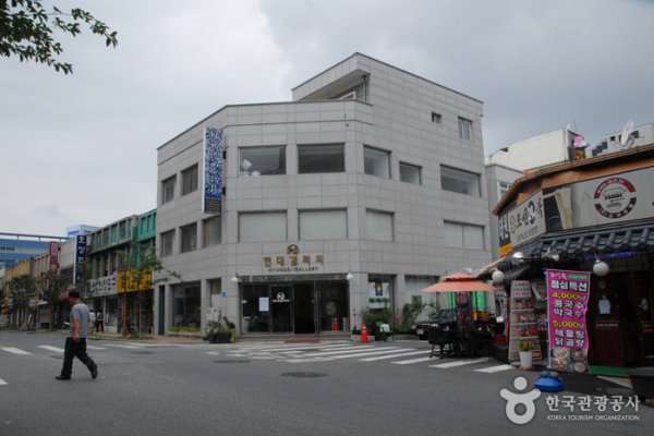 Hyundai Gallery