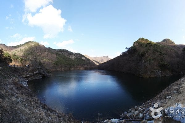 Jusanji Pond