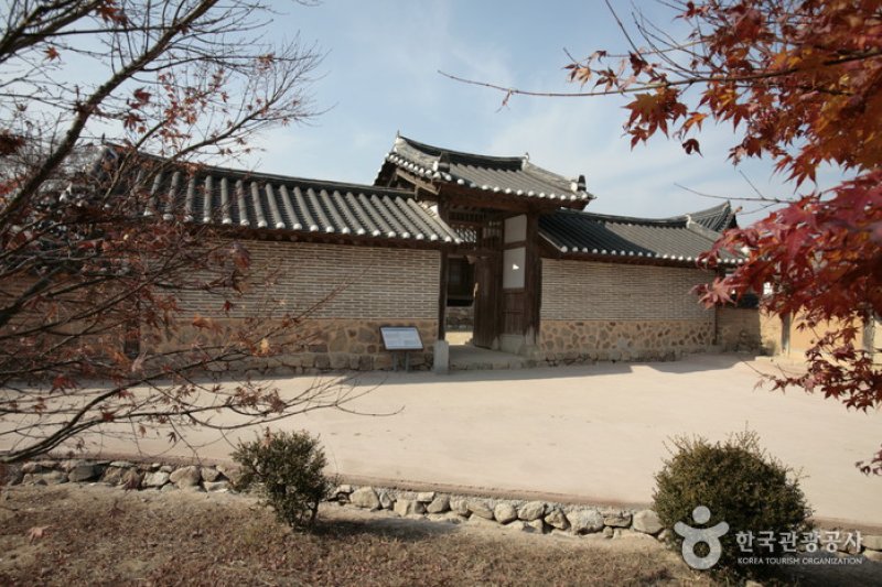 Hahoe Bukchondaek House (1/36)