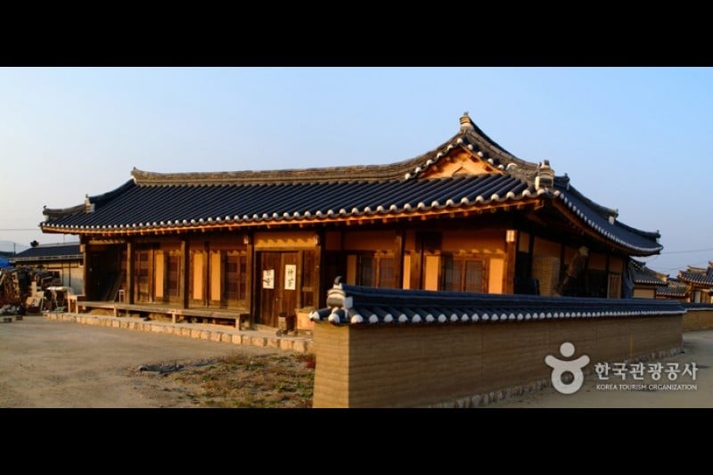 Goesiri Traditional Village  (1/11)