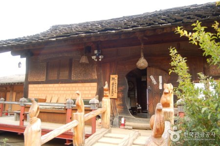 Cheongdo Hanok School 