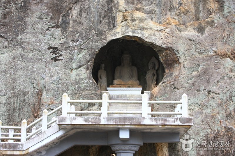 Gunwi Buddha Triad Grotto (2nd Seokguram) (군위 아미타여래삼존 석굴) (6/7)