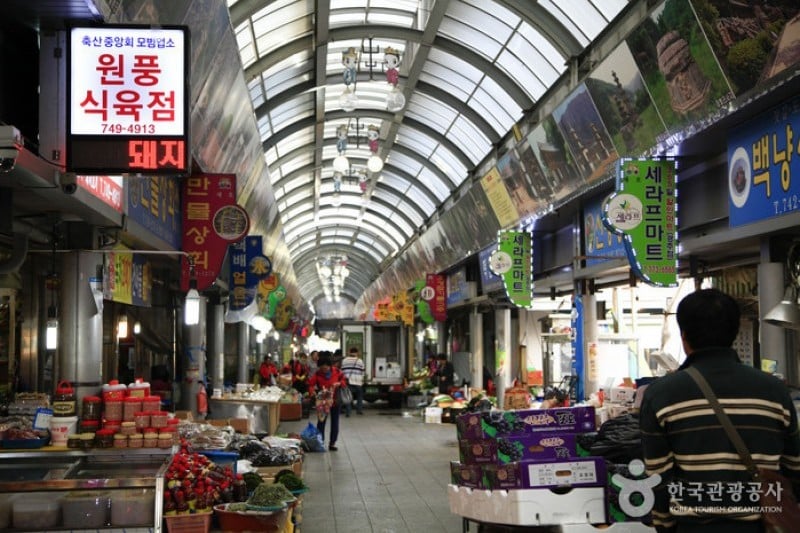 Gyeongju Seongdong Market  (1/10)