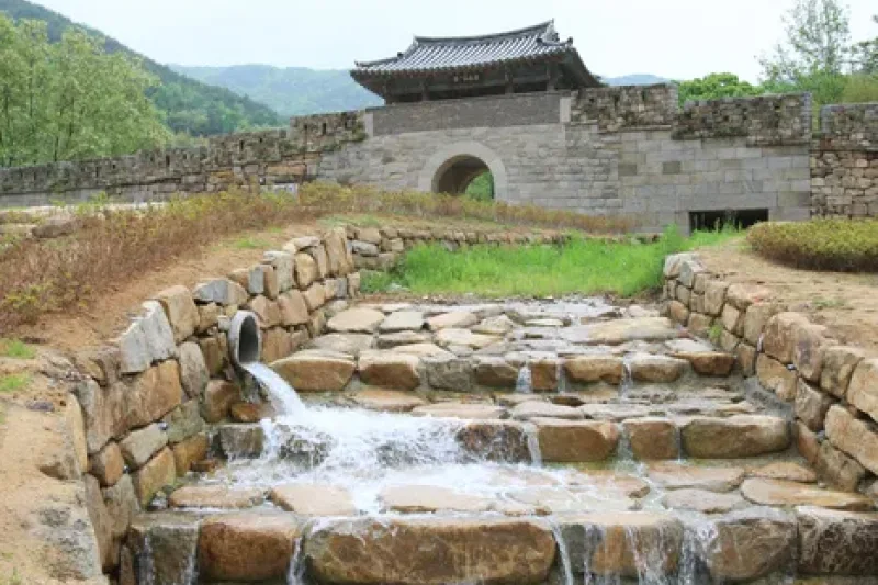 Chilgok Gasansanseong Fortress and Gasanbawi Rock  (2/10)