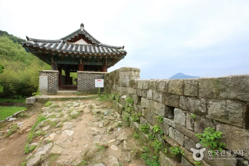 Chilgok Gasansanseong Fortress and Gasanbawi Rock  (5/10)