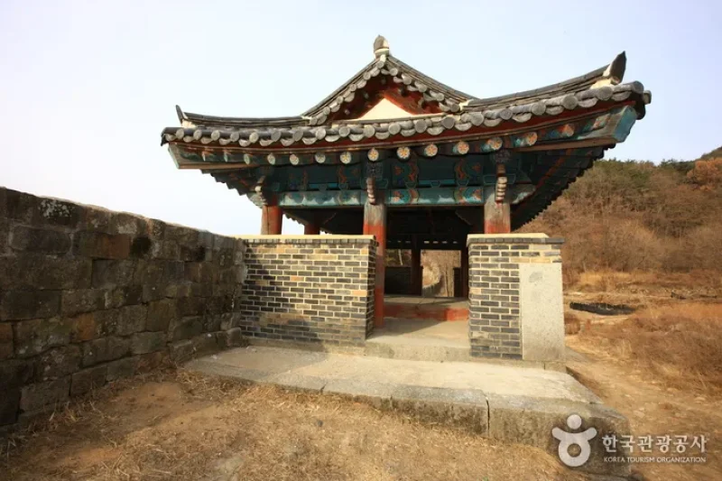 Chilgok Gasansanseong Fortress and Gasanbawi Rock  (8/10)