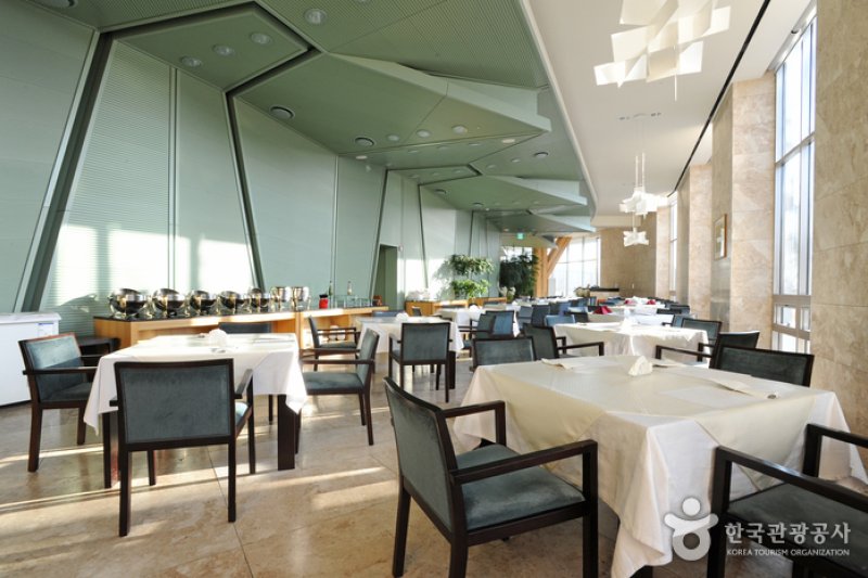 The Suites Hotel Gyeongju  (8/28)