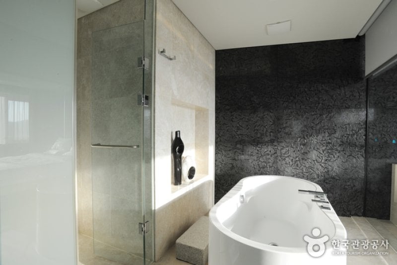 The Suites Hotel Gyeongju  (23/28)