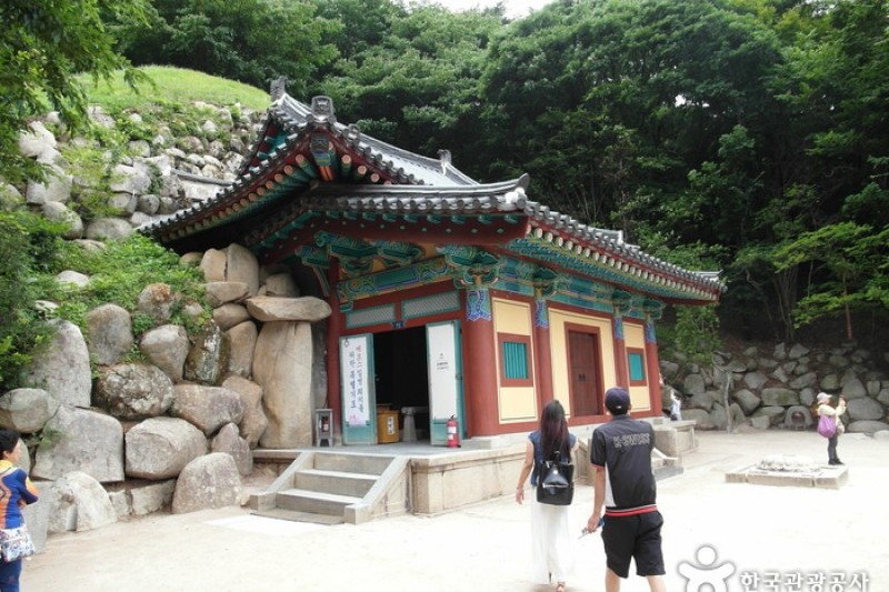 Seokguram Grotto [UNESCO World Heritage]  (8/16)