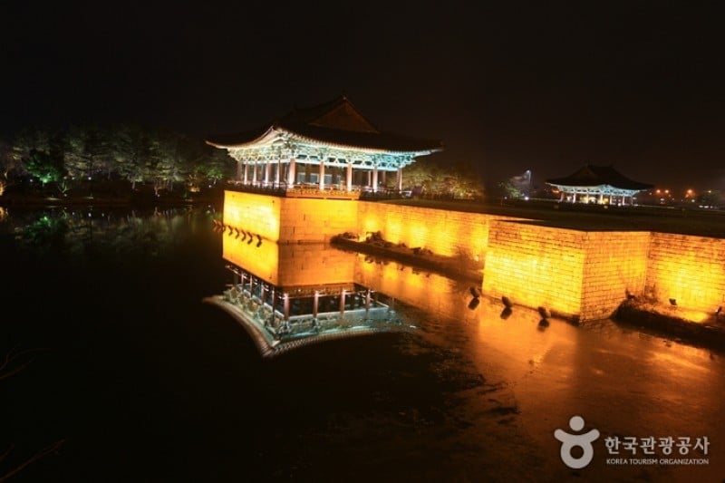 Gyeongju Donggung Palace and Wolji Pond  (1/24)
