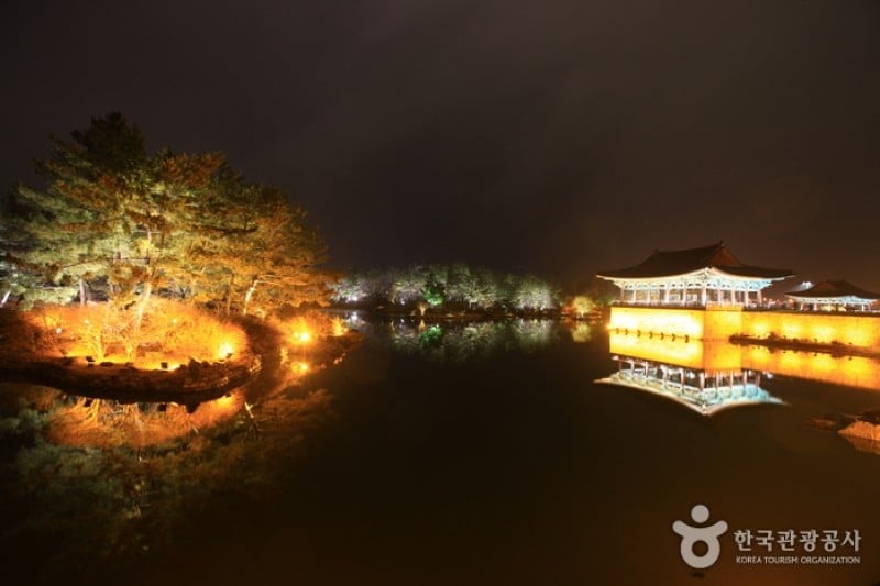 Gyeongju Donggung Palace and Wolji Pond  (2/24)