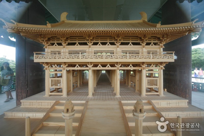Gyeongju Donggung Palace and Wolji Pond  (3/24)