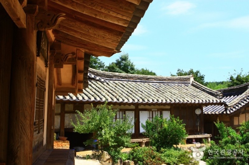 Gyeongju Yangdong Village [UNESCO World Heritage]  (32/45)