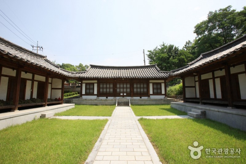 Dosanseowon Confucian Academy  (3/26)