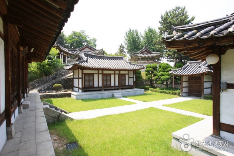 Dosanseowon Confucian Academy  (8/26)