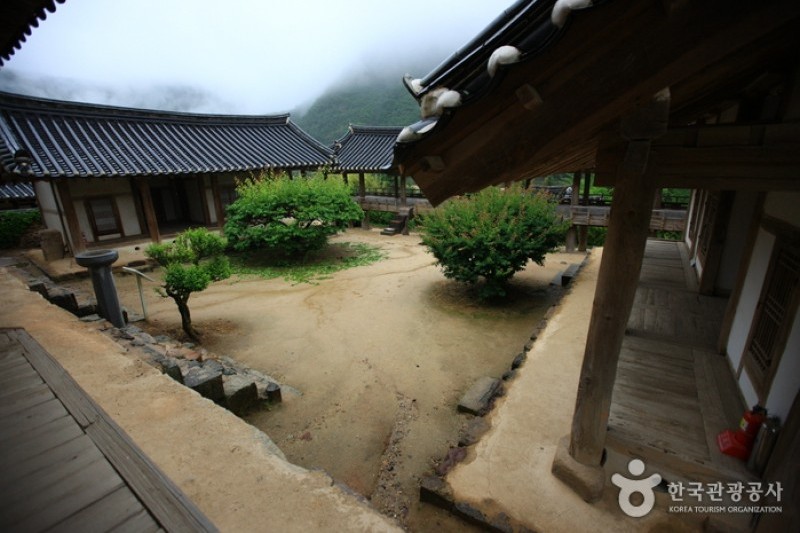 Byeongsanseowon Confucian Academy  (9/10)